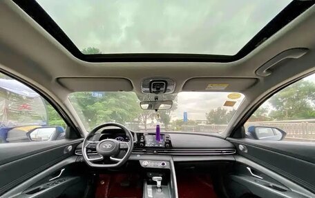 Hyundai Elantra, 2022 год, 1 080 000 рублей, 4 фотография