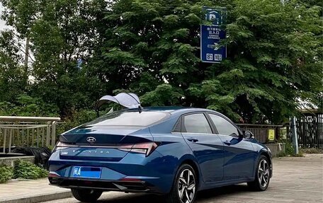 Hyundai Elantra, 2022 год, 1 080 000 рублей, 9 фотография