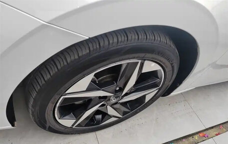 Hyundai Elantra, 2022 год, 1 400 000 рублей, 11 фотография