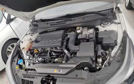 Hyundai Elantra, 2022 год, 1 400 000 рублей, 21 фотография