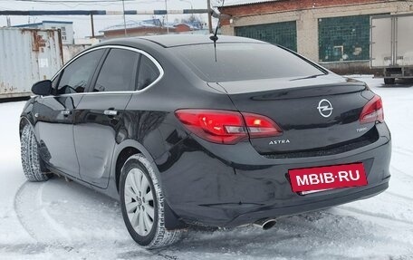 Opel Astra J, 2013 год, 980 000 рублей, 5 фотография