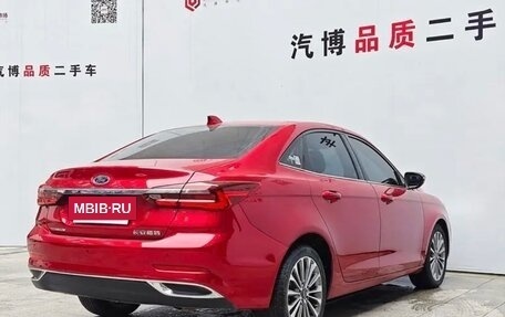 Ford Escort, 2022 год, 1 900 000 рублей, 4 фотография