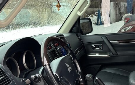 Mitsubishi Pajero IV, 2019 год, 3 850 000 рублей, 10 фотография