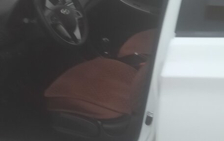 Hyundai Solaris II рестайлинг, 2015 год, 750 000 рублей, 8 фотография