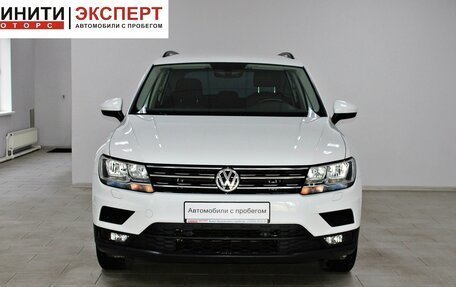 Volkswagen Tiguan II, 2018 год, 2 419 900 рублей, 2 фотография