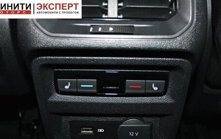 Volkswagen Tiguan II, 2018 год, 2 419 900 рублей, 8 фотография