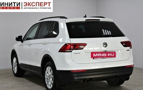 Volkswagen Tiguan II, 2018 год, 2 419 900 рублей, 6 фотография