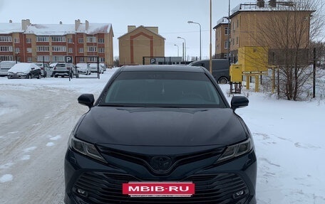 Toyota Camry, 2018 год, 2 670 000 рублей, 2 фотография