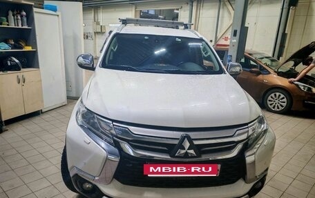 Mitsubishi Pajero Sport III рестайлинг, 2020 год, 2 980 000 рублей, 2 фотография