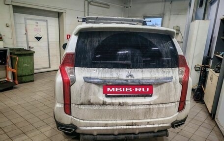 Mitsubishi Pajero Sport III рестайлинг, 2020 год, 2 980 000 рублей, 3 фотография