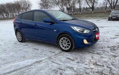 Hyundai Solaris II рестайлинг, 2011 год, 695 000 рублей, 1 фотография