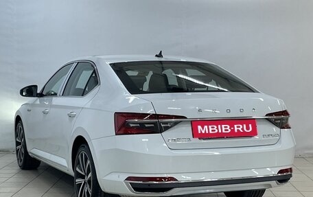 Skoda Superb III рестайлинг, 2025 год, 3 220 000 рублей, 6 фотография