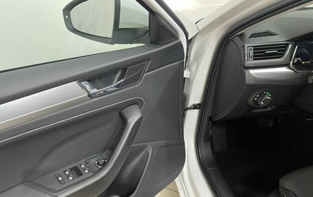 Skoda Superb III рестайлинг, 2025 год, 3 220 000 рублей, 23 фотография