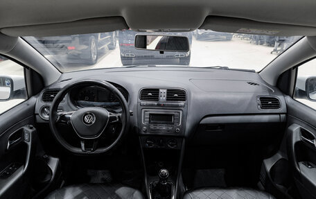 Volkswagen Polo VI (EU Market), 2016 год, 650 000 рублей, 18 фотография