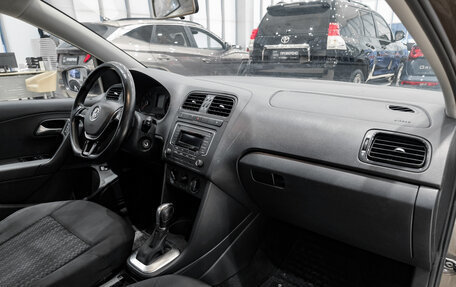 Volkswagen Polo VI (EU Market), 2016 год, 1 050 000 рублей, 13 фотография