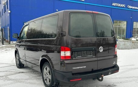 Volkswagen Transporter T5 рестайлинг, 2013 год, 1 825 000 рублей, 4 фотография