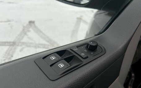 Volkswagen Transporter T5 рестайлинг, 2013 год, 1 825 000 рублей, 7 фотография