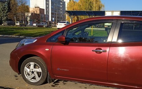 Nissan Leaf I, 2016 год, 925 000 рублей, 3 фотография