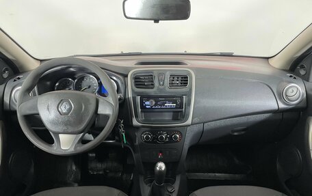 Renault Logan II, 2017 год, 784 000 рублей, 10 фотография