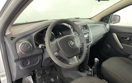 Renault Logan II, 2017 год, 784 000 рублей, 8 фотография