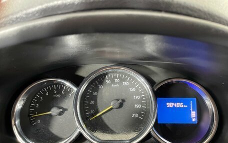 Renault Logan II, 2017 год, 784 000 рублей, 15 фотография