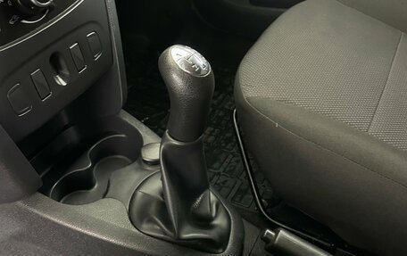 Renault Logan II, 2017 год, 784 000 рублей, 16 фотография