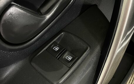 Renault Logan II, 2017 год, 784 000 рублей, 18 фотография