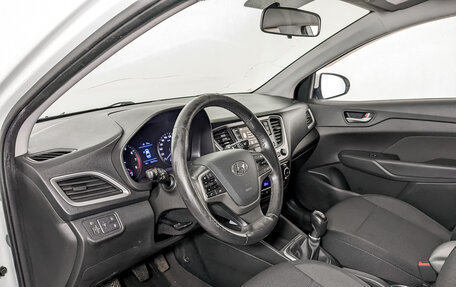 Hyundai Solaris II рестайлинг, 2017 год, 775 000 рублей, 17 фотография