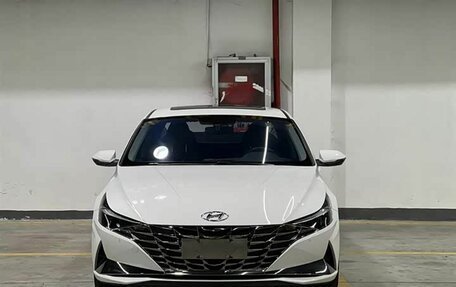 Hyundai Elantra, 2022 год, 1 635 000 рублей, 2 фотография