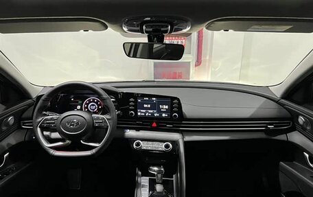 Hyundai Elantra, 2022 год, 1 635 000 рублей, 11 фотография