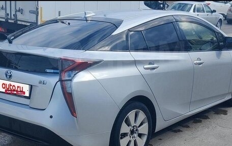 Toyota Prius IV XW50, 2017 год, 1 490 000 рублей, 3 фотография