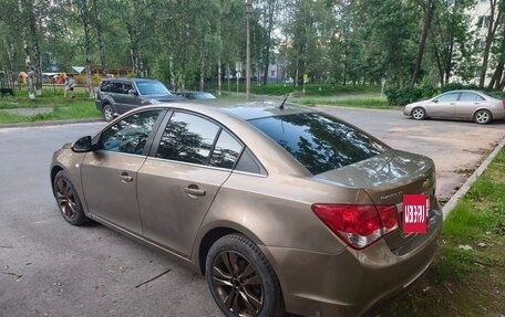 Chevrolet Cruze II, 2013 год, 800 000 рублей, 4 фотография