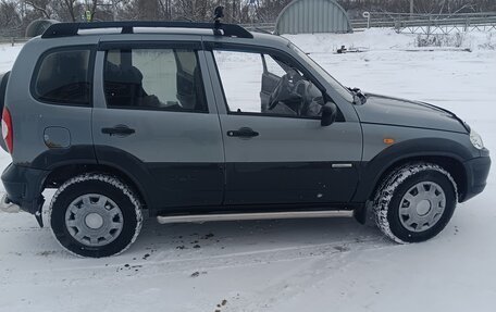Chevrolet Niva I рестайлинг, 2011 год, 300 000 рублей, 6 фотография