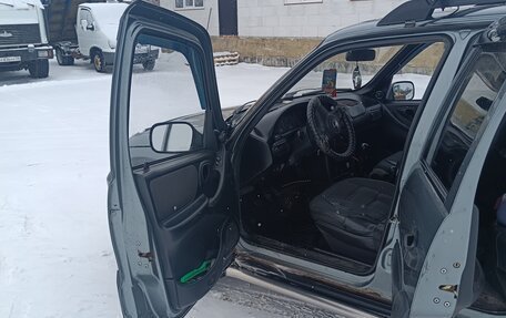 Chevrolet Niva I рестайлинг, 2011 год, 300 000 рублей, 4 фотография