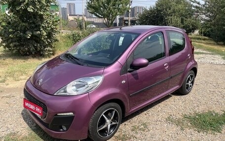 Peugeot 107 I рестайлинг, 2012 год, 650 000 рублей, 2 фотография