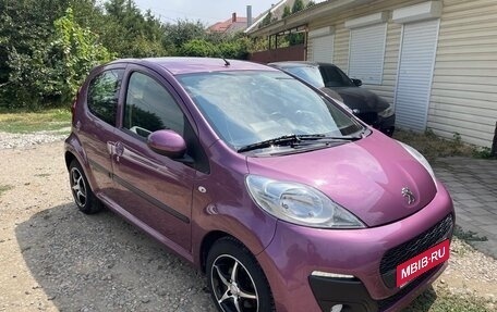 Peugeot 107 I рестайлинг, 2012 год, 650 000 рублей, 1 фотография