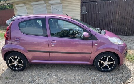 Peugeot 107 I рестайлинг, 2012 год, 650 000 рублей, 4 фотография