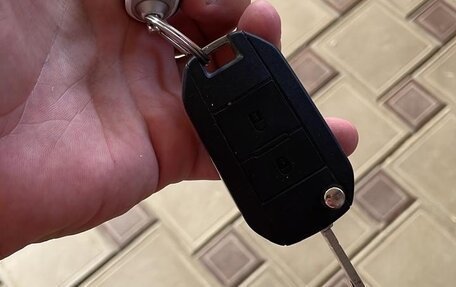 Peugeot 107 I рестайлинг, 2012 год, 650 000 рублей, 10 фотография