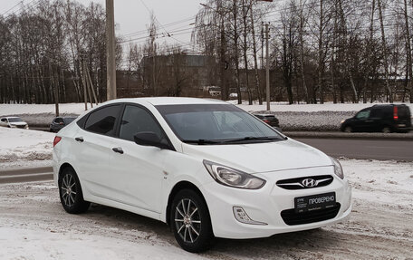 Hyundai Solaris II рестайлинг, 2012 год, 685 000 рублей, 3 фотография