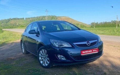 Opel Astra J, 2010 год, 520 000 рублей, 1 фотография