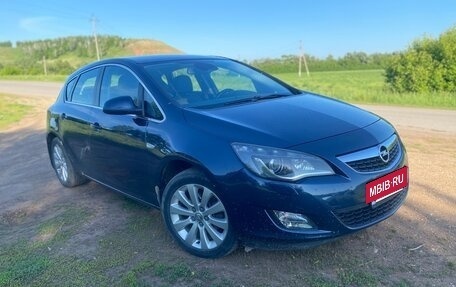 Opel Astra J, 2010 год, 520 000 рублей, 3 фотография