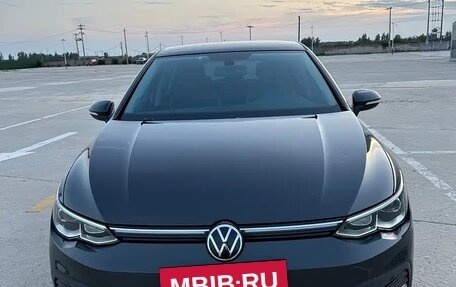 Volkswagen Golf VIII, 2021 год, 1 949 000 рублей, 2 фотография