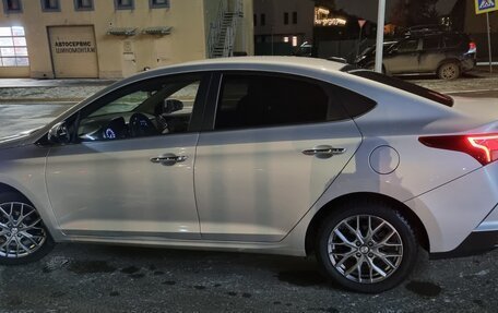 Hyundai Solaris II рестайлинг, 2021 год, 1 900 000 рублей, 8 фотография