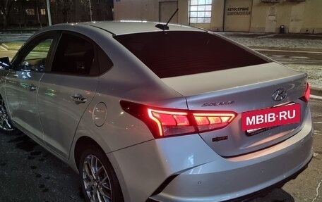 Hyundai Solaris II рестайлинг, 2021 год, 1 900 000 рублей, 5 фотография