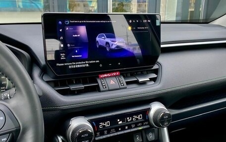 Toyota RAV4, 2025 год, 4 350 000 рублей, 12 фотография