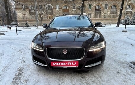 Jaguar XF II, 2017 год, 1 900 000 рублей, 10 фотография