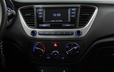 Hyundai Solaris II рестайлинг, 2017 год, 1 100 000 рублей, 19 фотография