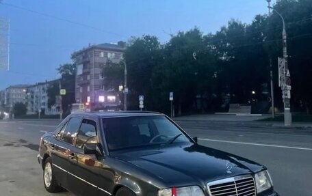 Mercedes-Benz E-Класс, 1994 год, 200 000 рублей, 4 фотография