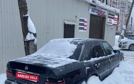 Mercedes-Benz E-Класс, 1994 год, 200 000 рублей, 11 фотография