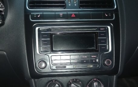 Volkswagen Polo VI (EU Market), 2010 год, 405 000 рублей, 13 фотография